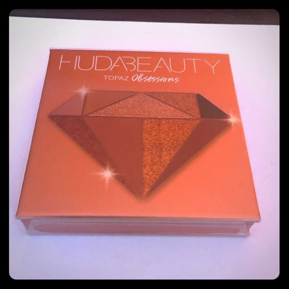 NWT Huda Beauty Topaz Obsessions Palette